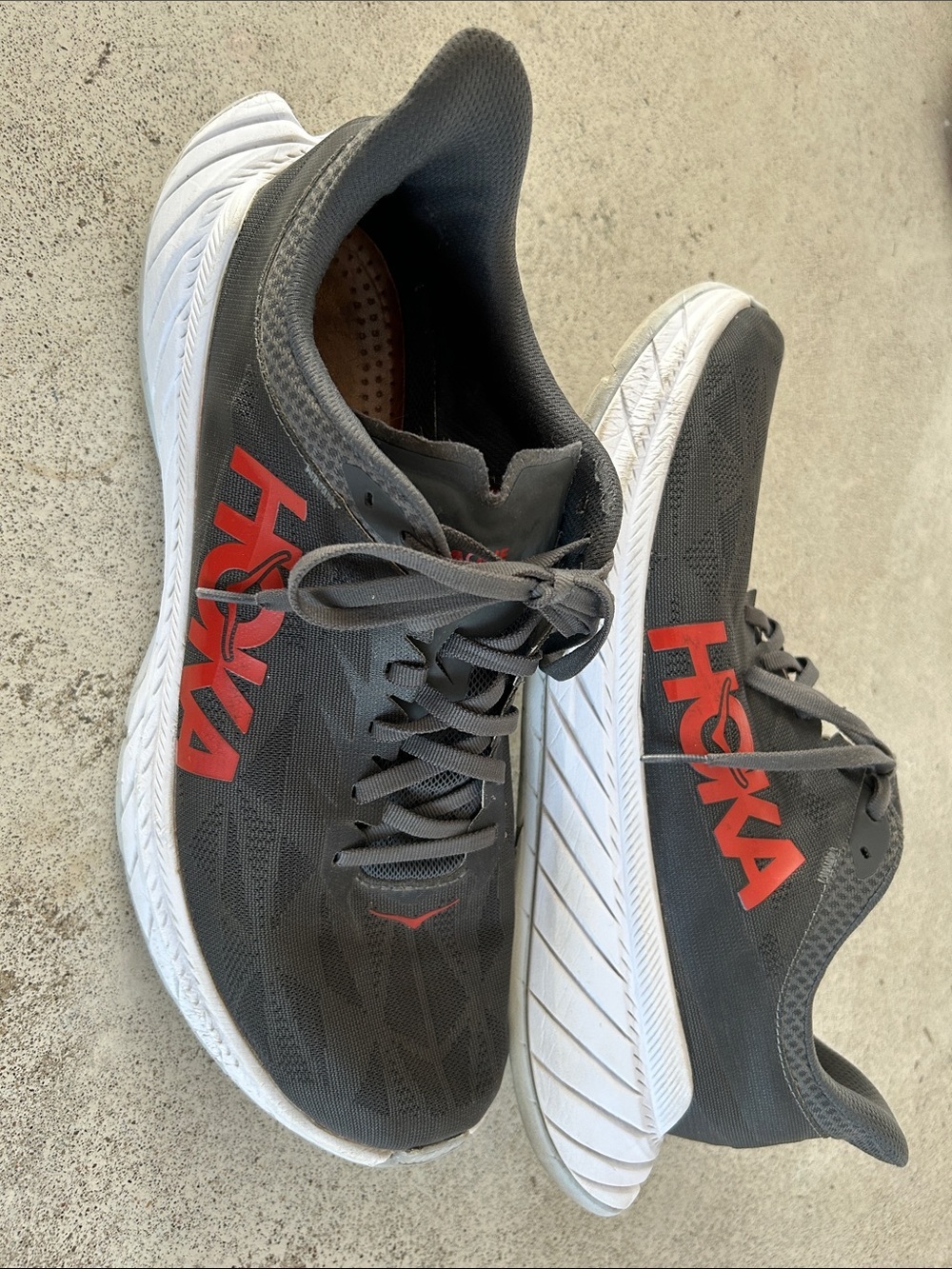 Hoka Men's Gray Swim-Style Sneakers with Red HOKA Logo
